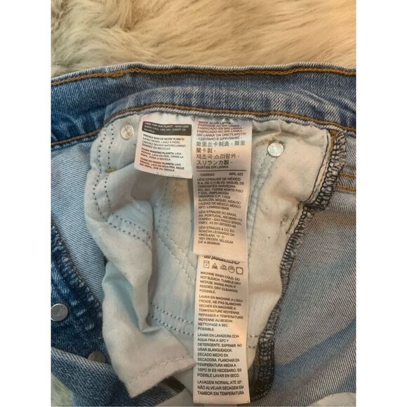 Levi's Wedgie Destructed Straight Jeans Size 32 - Picture 7 of 8